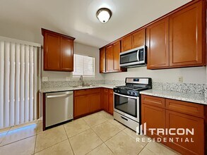 7827 Charmette Way in Sacramento, CA - Building Photo - Building Photo