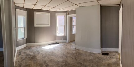 159 Laurel St, Unit Lower in Buffalo, NY - Building Photo - Building Photo