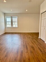 525 BROADWAY-Unit -4 in Bayonne, NJ - Building Photo - Building Photo