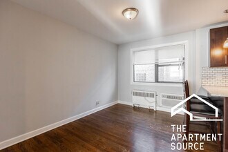 6807 N Ridge Blvd, Unit 101 in Chicago, IL - Building Photo - Building Photo