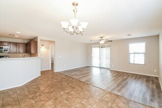 1126 E Daniella Dr in San Tan Valley, AZ - Foto de edificio - Building Photo