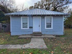 506 Sheppard Rd in Burkburnett, TX - Building Photo