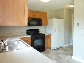 8841 Laurel Run Dr in Charlotte, NC - Building Photo - Building Photo