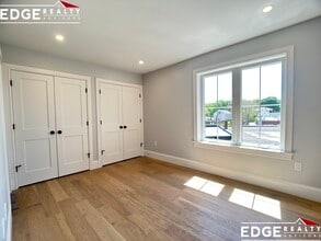 344 Market St, Unit 2 in Boston, MA - Foto de edificio - Building Photo