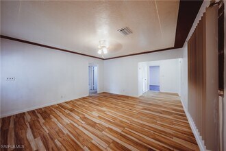 4512 Normandy Dr in Naples, FL - Building Photo - Building Photo