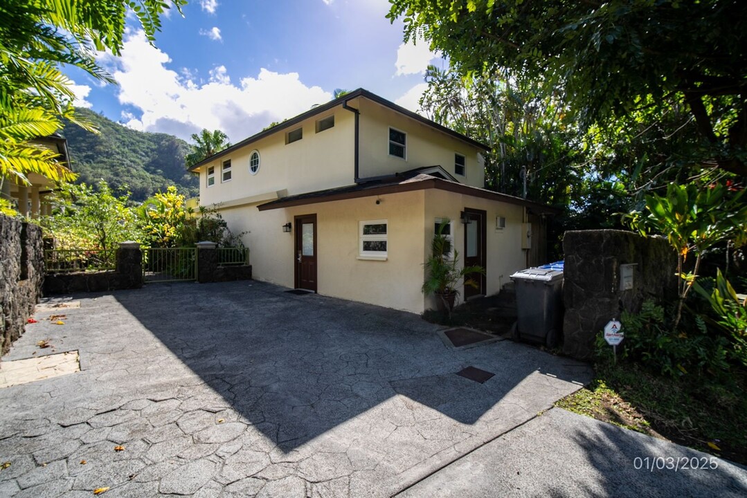 3539 Nuuanu Pali Dr in Honolulu, HI - Building Photo