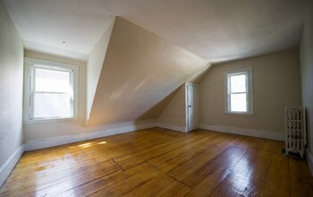 452 Centre St, Unit 2 in Boston, MA - Building Photo - Building Photo