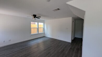2310 Wavell St in Houston, TX - Building Photo - Building Photo