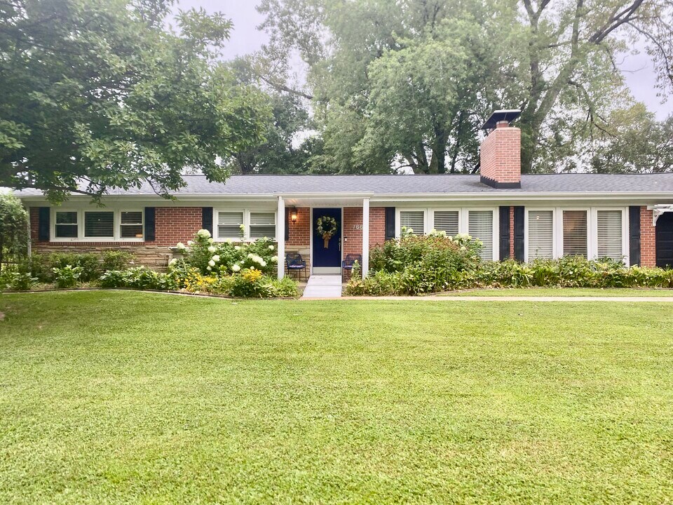 766 Wenneker Dr in St. Louis, MO - Building Photo