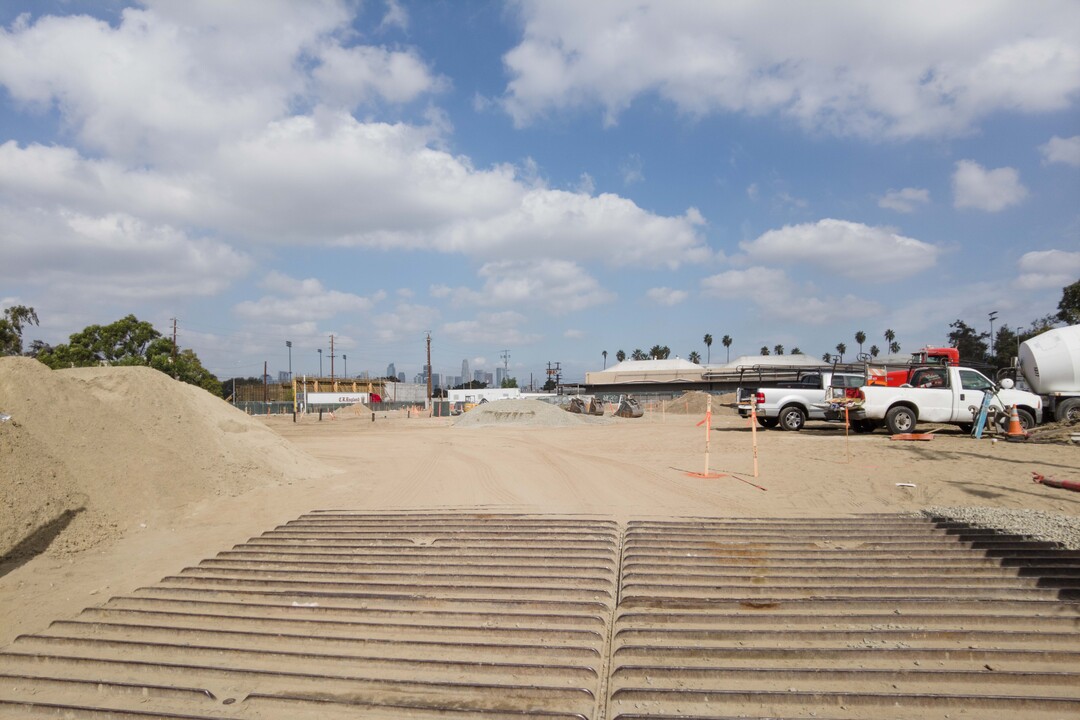 Parkview Place in Los Angeles, CA - Building Photo