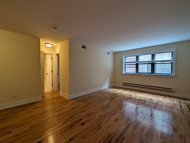 541 W Arlington Pl, Unit 555-408