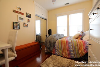 8 Delaware Pl, Unit 1 in Boston, MA - Building Photo - Building Photo
