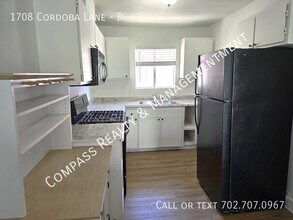 1708 Cordoba Ln in Las Vegas, NV - Building Photo - Building Photo