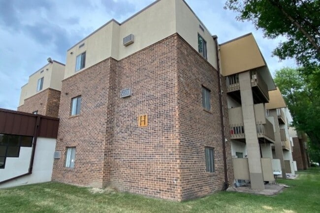 715 N 40th St