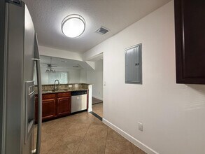 6615 Winfield Blvd in Margate, FL - Building Photo - Building Photo