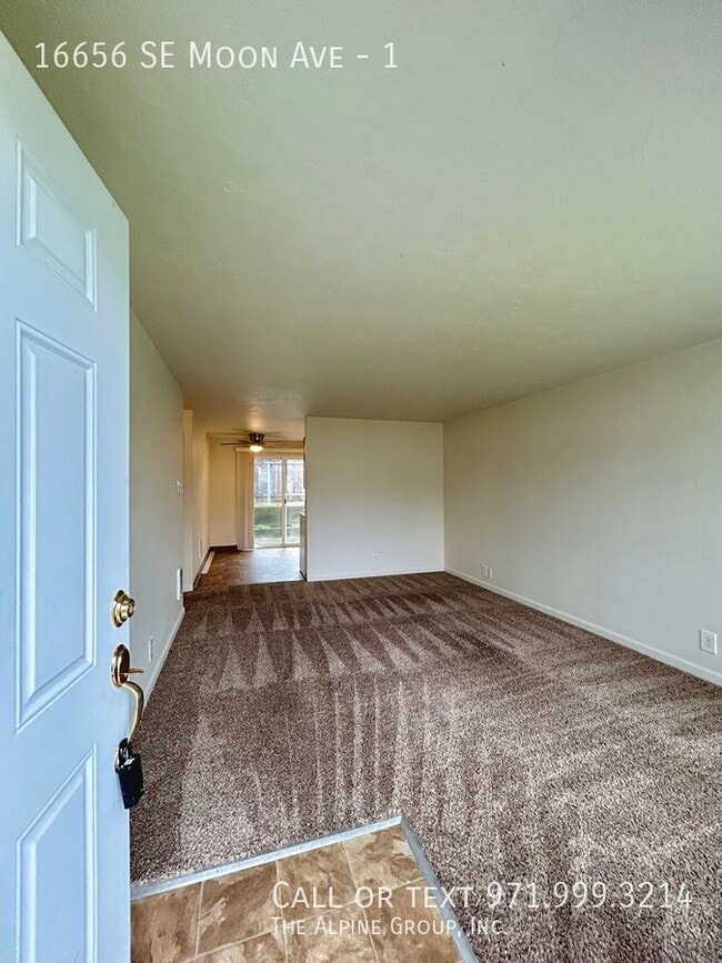 16656 SE Moon Ave in Milwaukie, OR - Building Photo - Building Photo