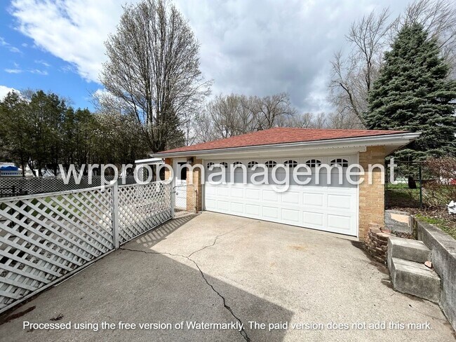 2338 Bodette Ave in Toledo, OH - Building Photo - Building Photo