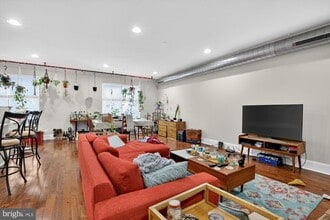 946 N 2nd St in Philadelphia, PA - Building Photo - Building Photo