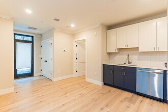 157 Everett St in Boston, MA - Building Photo - Building Photo