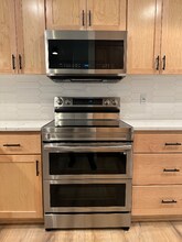 10279 NW Wilshire Ln in Portland, OR - Foto de edificio - Building Photo
