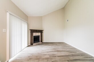 5310 Riverwood Dr in Richmond, TX - Building Photo - Building Photo