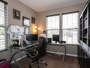 10S410 Carrington Cir in Willowbrook, IL - Building Photo - Building Photo