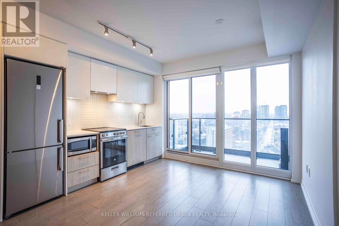 251-1251 Jarvis St in Toronto, ON - Building Photo