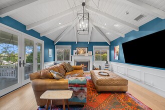 4643 Cerrillos Dr in Woodland Hills, CA - Building Photo - Building Photo