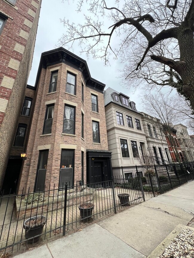 property at 2118 N Seminary Ave