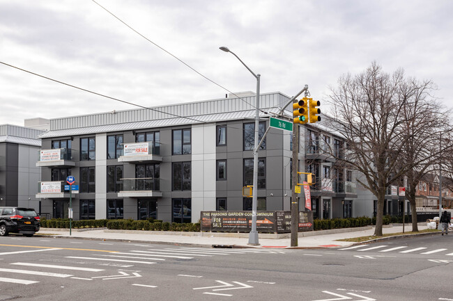 Parsons- Gardens Condominiums in Flushing, NY - Foto de edificio - Building Photo