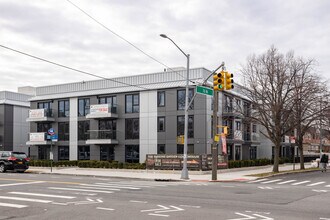 Parsons- Gardens Condominiums in Flushing, NY - Building Photo - Building Photo