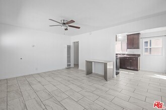 2033 S Shenandoah St in Los Angeles, CA - Building Photo - Building Photo