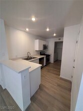 8428 Wandering Sun Ave in Las Vegas, NV - Building Photo - Building Photo