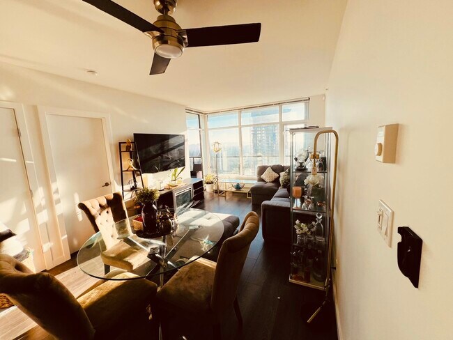 3080 Lincoln Av in Coquitlam, BC - Building Photo - Building Photo