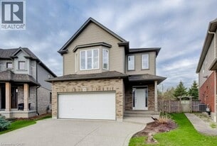 331 Westpark Cres in Waterloo, ON - Building Photo