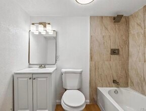 307 E Oak St in Lafayette, CO - Foto de edificio - Building Photo