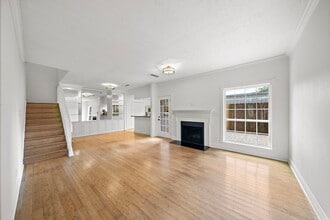 2220 Bering Dr, Unit 18 in Houston, TX - Building Photo - Building Photo