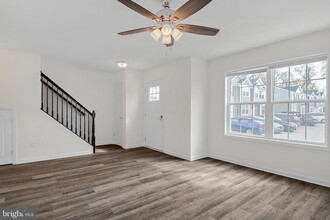 2813 Pinewood Ln in Harrisburg, PA - Foto de edificio - Building Photo