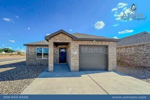 7401 5th St in Lubbock, TX - Building Photo