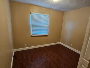 641 SW 83rd Ave in North Lauderdale, FL - Foto de edificio - Building Photo