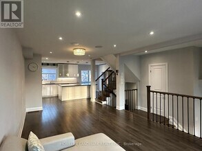 2398 Britannia Rd W in Mississauga, ON - Building Photo - Building Photo