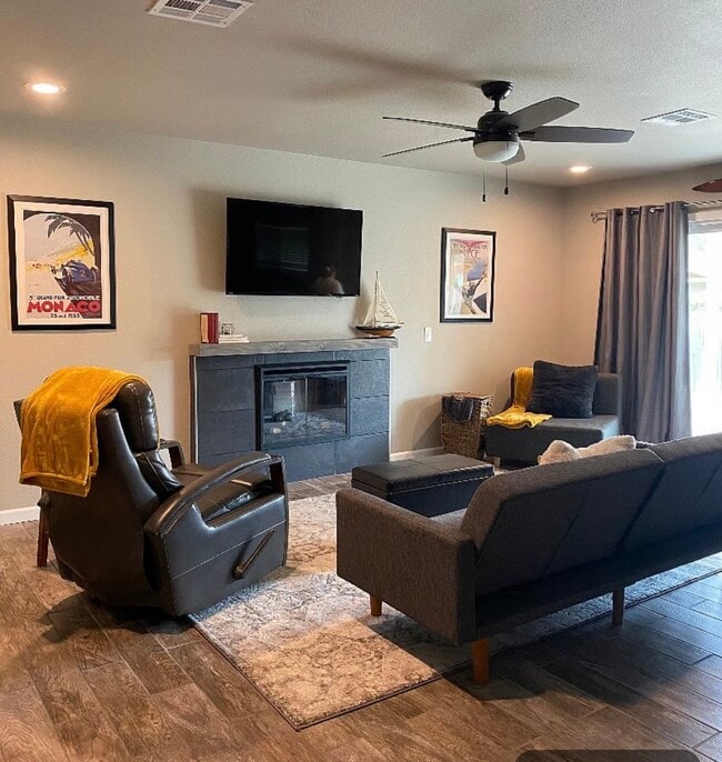 property at 1326 Rose Ave