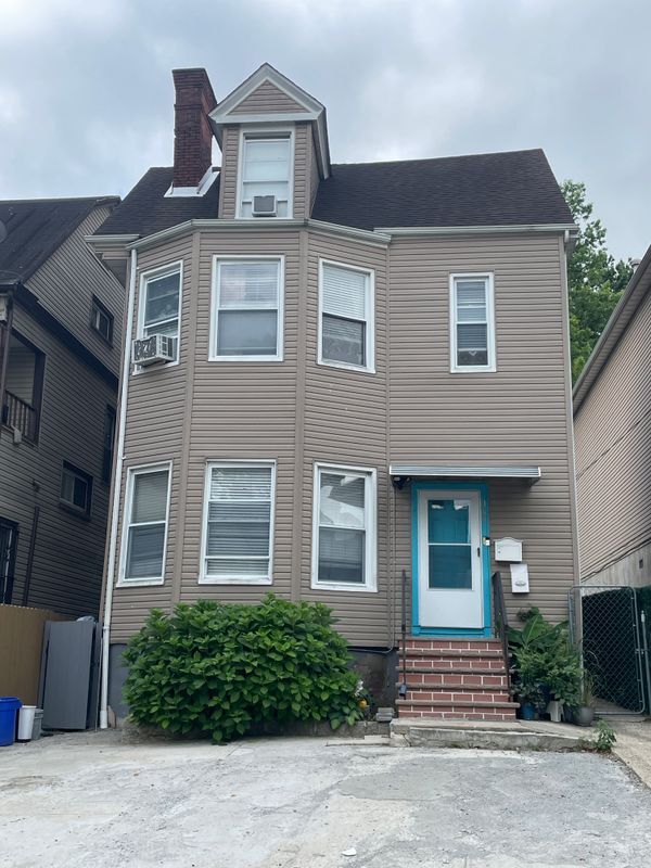 163 William St in East Orange, NJ - Building Photo - Building Photo