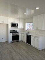 18371 Patterson Ln, Unit Marie in Huntington Beach, CA - Building Photo