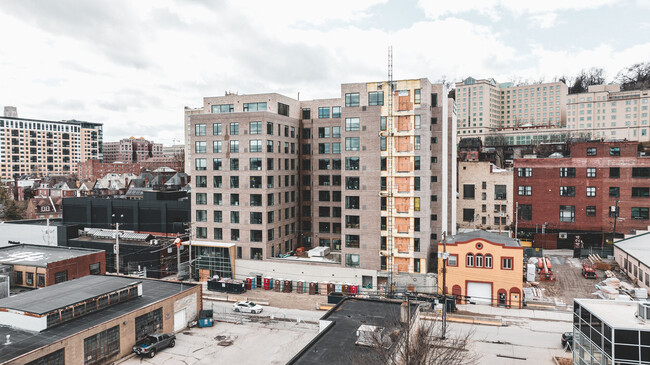 The Julian in Pittsburgh, PA - Foto de edificio - Building Photo