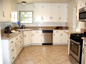 606 Nottingham Way in Yuba City, CA - Building Photo - Building Photo