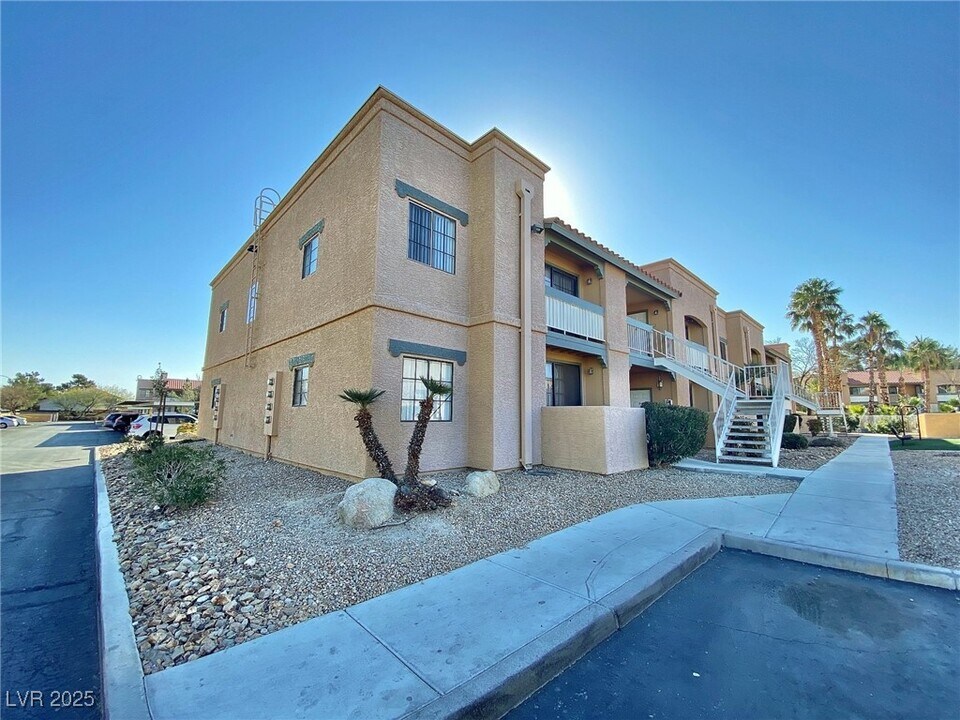 5154 S Jones Blvd in Las Vegas, NV - Building Photo