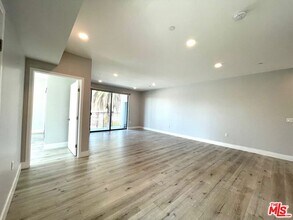 14612 Calvert St in Los Angeles, CA - Building Photo - Building Photo