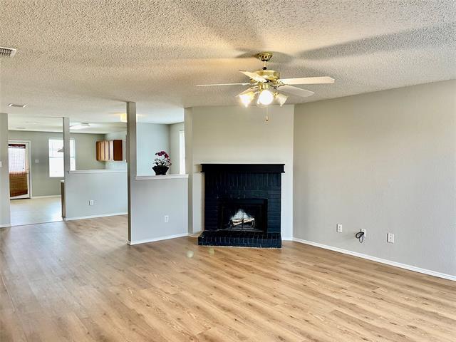 1624 Wynfield Dr in Little Elm, TX - Foto de edificio - Building Photo