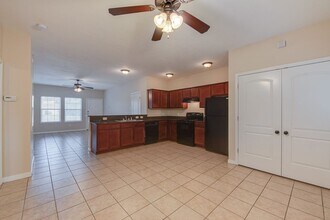 3620 S Hampton Ct in Bryan, TX - Building Photo - Building Photo